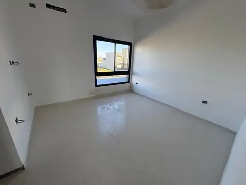 VENTA DUPLEX DOCTA 3 DORMITORIOS,2 EN SUITE Y VEST