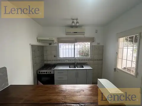 Casa 2 ambientes con 1 baño