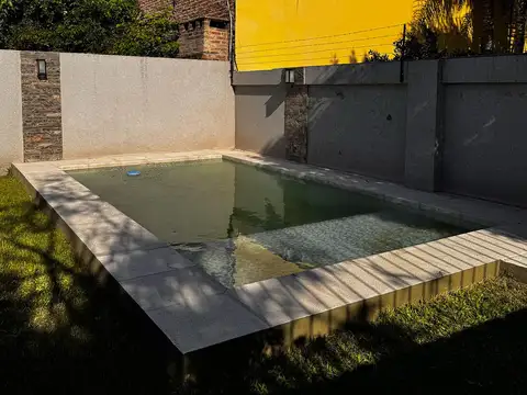 Casa en Venta con 3 cocheras