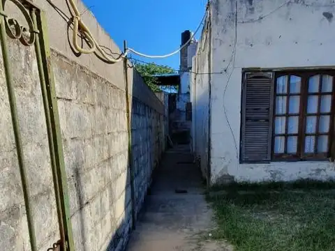 VENTA CASA INTERNA 2 DORMITORIOS  BARRIO TIRANGULO