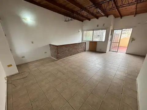 DepartDEPARTAMENTO UN DORMITORIO ,CON PATIO ,SIN EXPENSAS CONSTITUCION  al 800amento
