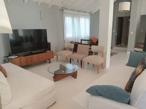 Casa en Alquiler de 4 dormitorios