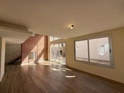 Departamento en alquiler - C/cochera.