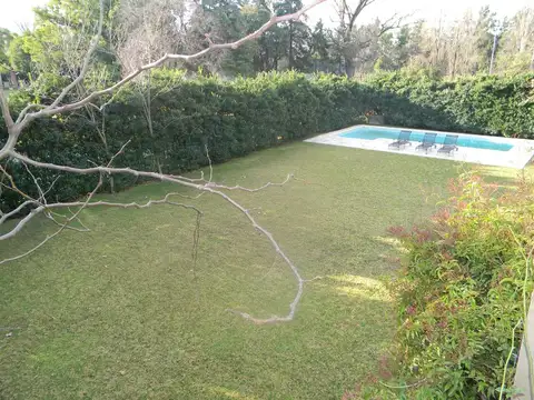 Intendente Neyer al 3800