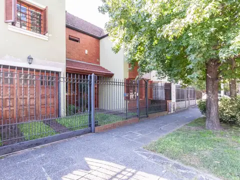 CASA 4 AMBIENTES EN VENTA EN ADROGUE APTO CREDITO
