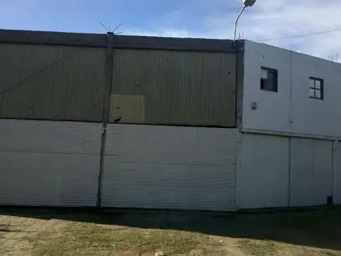 EXCELENTE GALPON CON OFICINA Y DEPARTAMENTO con 40 METROS SOBRE AV. SAN MARTIN O R11