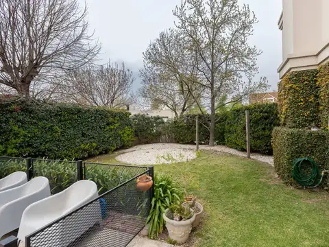 VENTA CASA 5 AMB-PILETA-APTO CRED-PABLO NOGUES