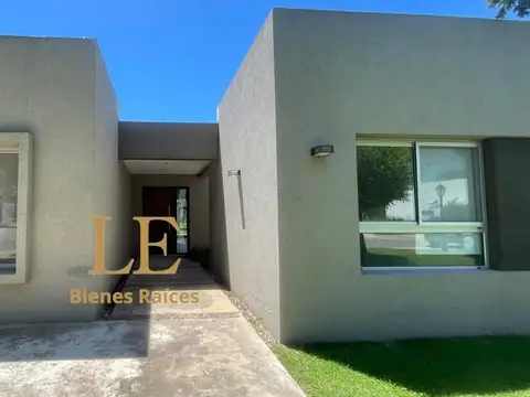 Casa en Alquiler de 3 dormitorios