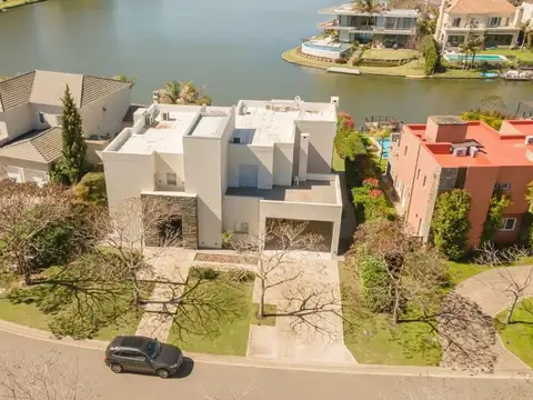 Casa 7 amb venta con salida al lago Golf nordelta