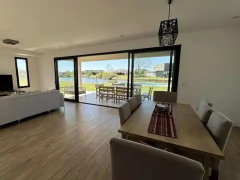 Casa en Venta al Oeste