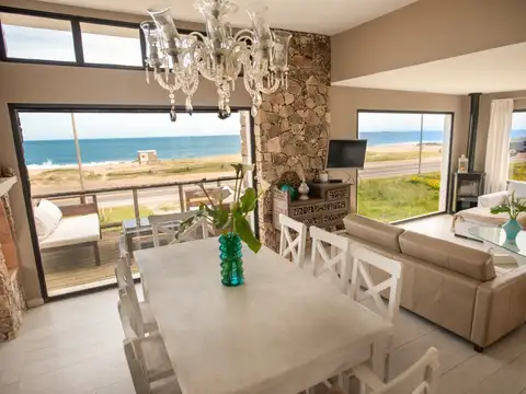 Casa 5 ambientes con 3 baños