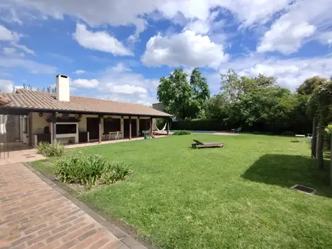 Casa 5 ambientes con 4 baños