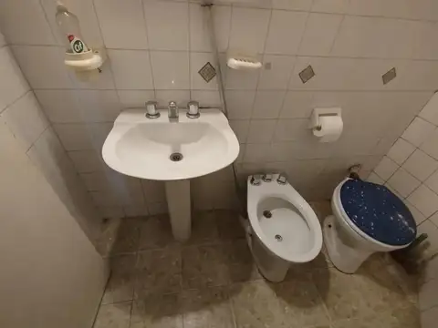 Departamento tipo casa monoambiente c/ entrepiso en ALQUILER