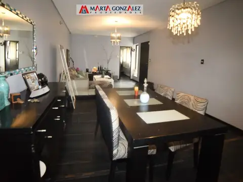 Casa 5 ambientes con 3 baños