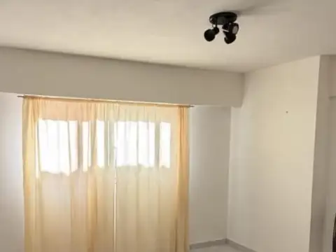 DEPARTAMENTO EN ALQUILER 56 ENTRE 9 Y 10. PRIMER PISO FRENTE