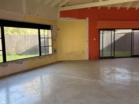 Local en Alquiler en Funes, $ 2.600.000