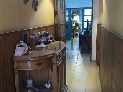 Casa en Venta con 4 cocheras