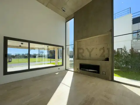 Casa 9 ambientes con 6 baños