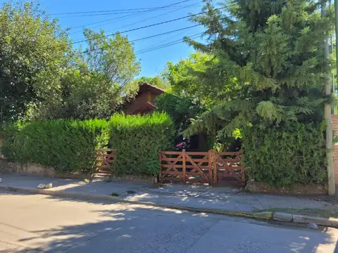 Casa centrica en venta + 3 deptos Merlo San Luis