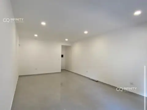 Venta Excelente Local muy luminoso en Paso Del Rey- Zona comercial