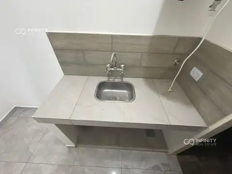 Venta Excelente Local muy luminoso en Paso Del Rey- Zona comercial