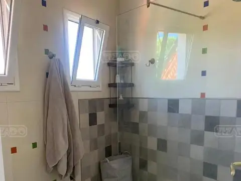 Casa 5 ambientes con 4 baños