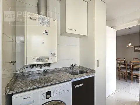 Semipiso 3 amb . Zona Macrocentro. Moderno. Al frente, Balcon. Baulera