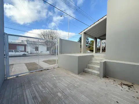 VENTA CASA RECICLADA DE 3 DORM JARDIN TANDIL