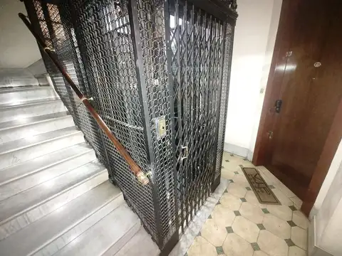 Avenida Rivadavia 2500