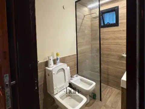 Casa 6 ambientes con 3 baños