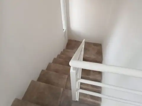 Depto Tipo Casa en Alquiler de 3 ambientes