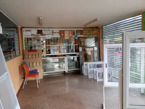 Solo con Fondo de Com. Galpon y Local Comercial