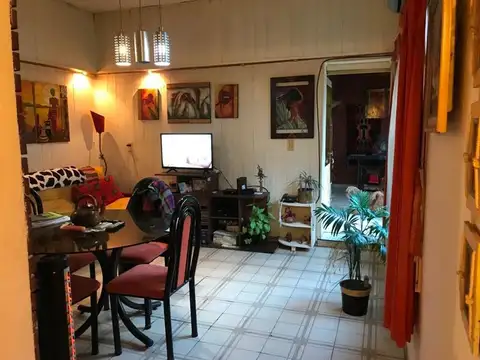 Depto Tipo Casa 4 ambientes con 2 baños
