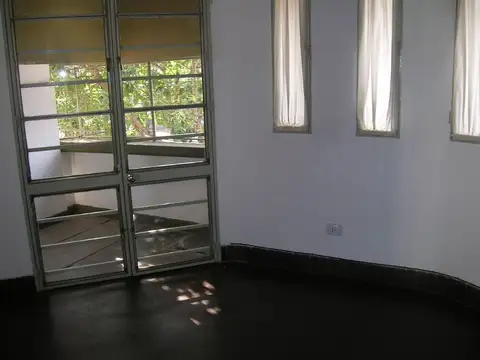 VENTA DE CASA PLANTA ALTA DOS DORMITORIOS