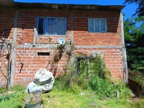 Casa 2 ambientes con 1 baño