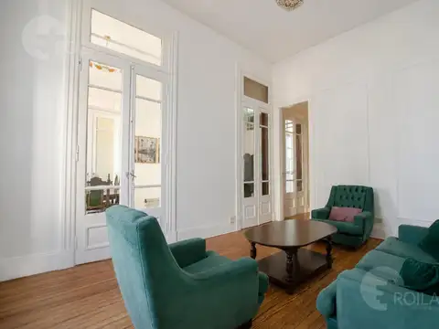 Venta PH 6 Ambientes Refaccionado con Balcón y Galería en Monserrat