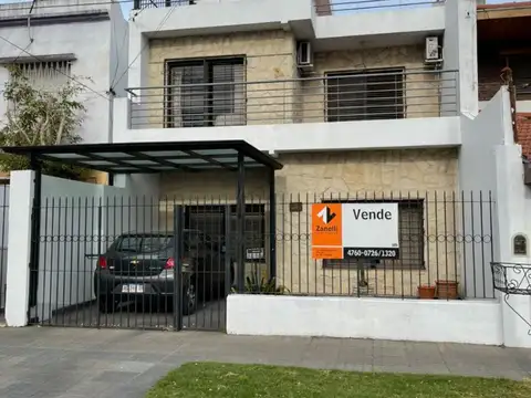 PH DE 6 AMBIENTES MAS DEPTO DE 2 AMB AL FDO- FLORIDA B