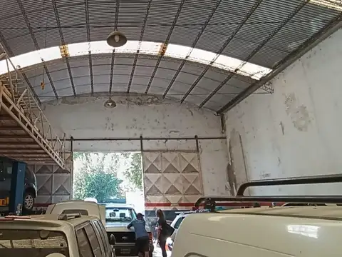 Galpón en venta de 373m2 ubicado en Sarmiento
