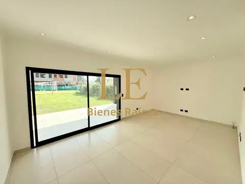 Casa en Venta al Este