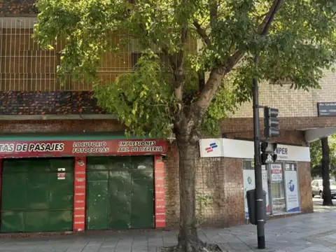 Local en Venta en Parque Chacabuco, USD 298.000