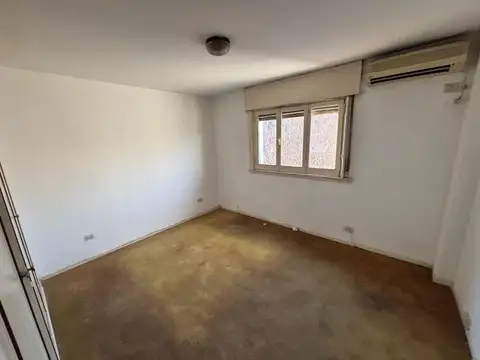 IMPONENTE CHALET 4 AMB C/COCHERA, QUINCHO Y PARRILLA