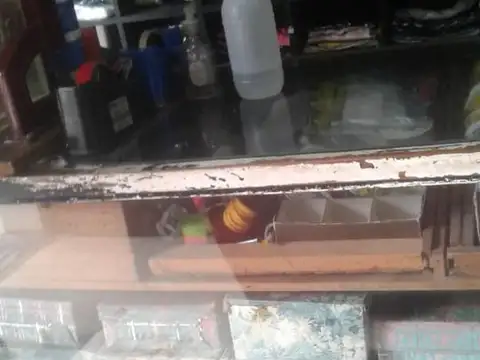Local con fondo de comercio en venta - 40mts2 - Joaquin Gorina, La Plata