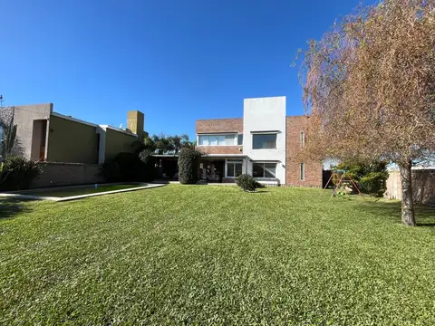 Casa en Venta en Funes, USD 295.000