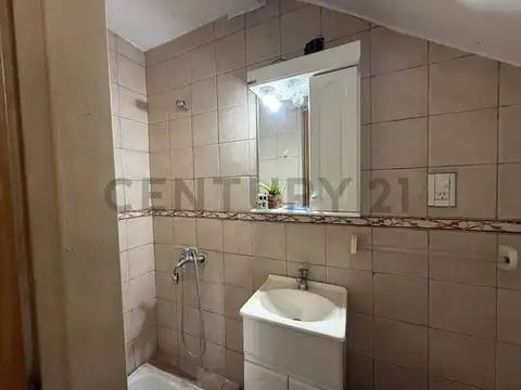Casa 2 ambientes con 2 baños