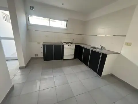 Departamento en Alquiler en Melchor Romero, $ 700.000