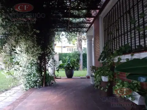 Casa en Venta con 5 cocheras