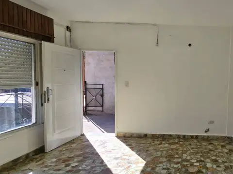 Casa en Alquiler con 1 cochera