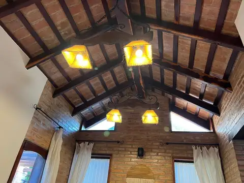 VENTA CASA 3 DORMITORIOS EN BARRIO CABILDO
