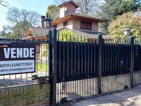 CASA DE 4 AMBIENTES EN 2 PLANTAS BARRIO PARQUE PERÓ
