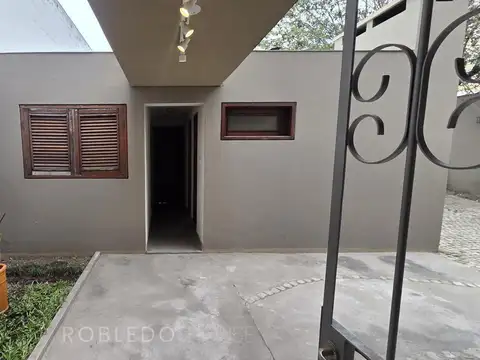 Casa en Alquiler con 5 cocheras